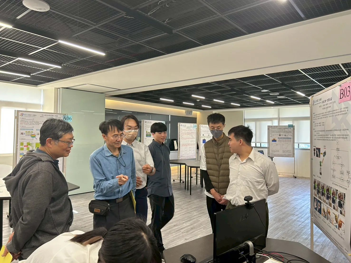 題目:人機互動-智慧風扇
指導老師:王周珍教授/學生:王朝雍、謝俊詳、王奕傑、張哲銘