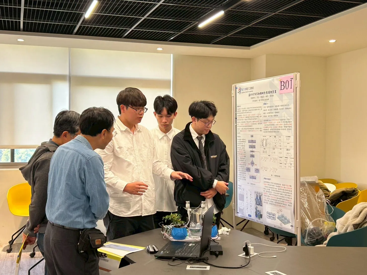 題目:基於STM32物聯網智慧灌溉裝置
指導老師:黃克穠教授/學生:鄭庭恩、李 念、蔡進助、蘇 恩